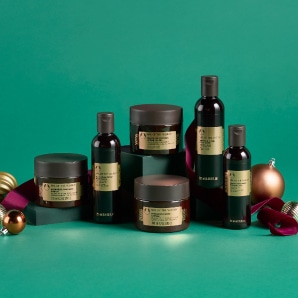 バッジ　the  body  shop レッド　リボン バッジ the body shop レッド リボン バッジ the body shop レッド リボン